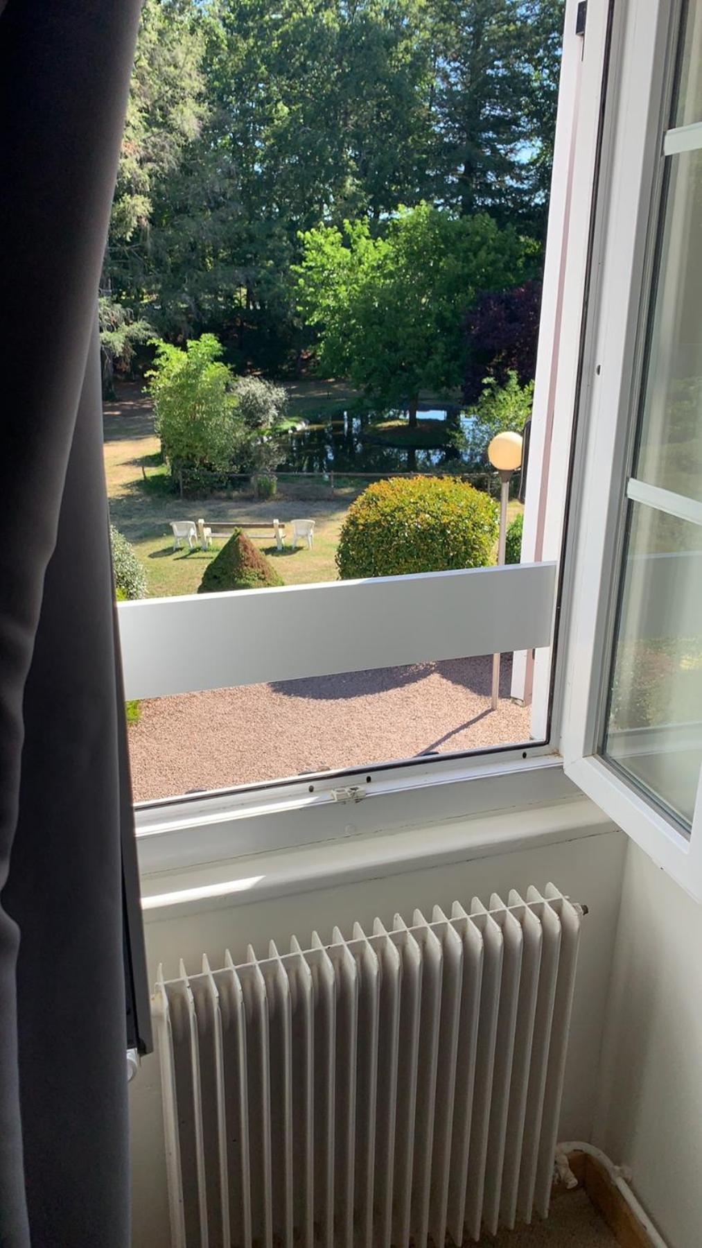Le Troncais Hotell Saint-Bonnet-Tronçais Eksteriør bilde